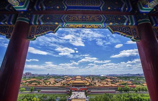 北京の故宮を見下ろす画像
